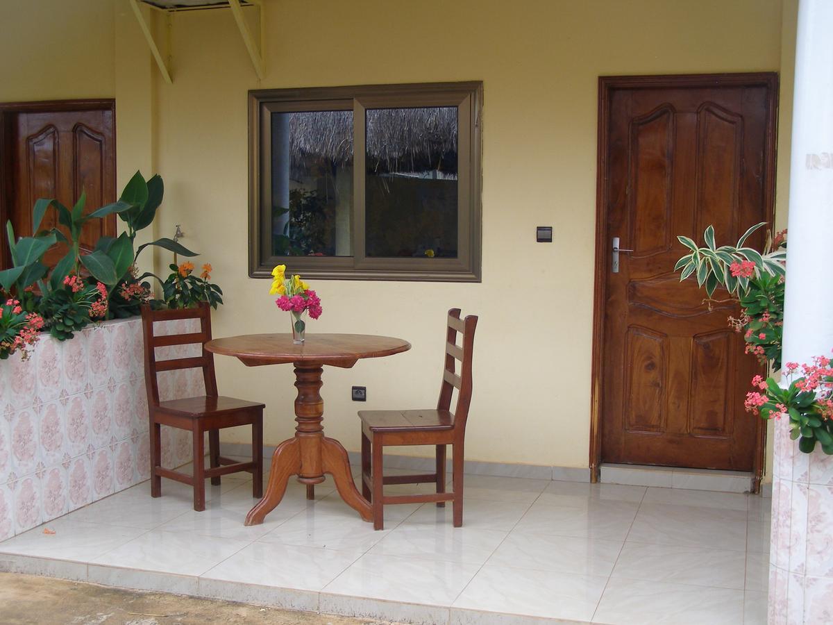 Chez Sabine Bed & Breakfast Abomey Exterior photo